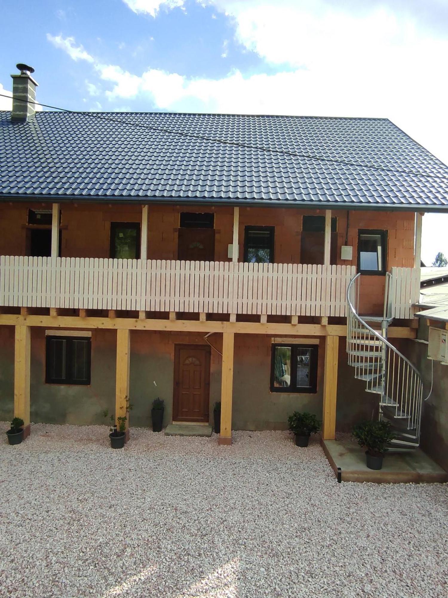 Apartman Levandule Marenice Buitenkant foto
