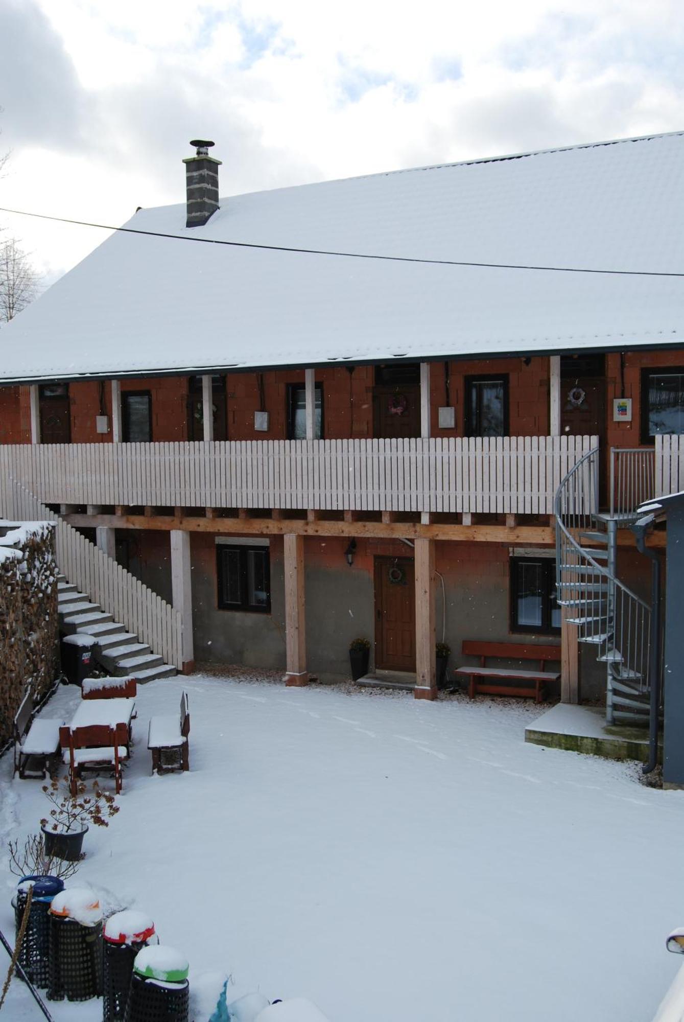Apartman Levandule Marenice Buitenkant foto